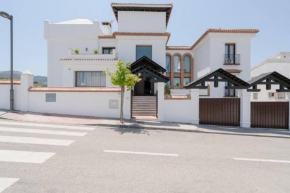 Spacious Villa in Granada with Private Pool and Jacuzzi La Zubia